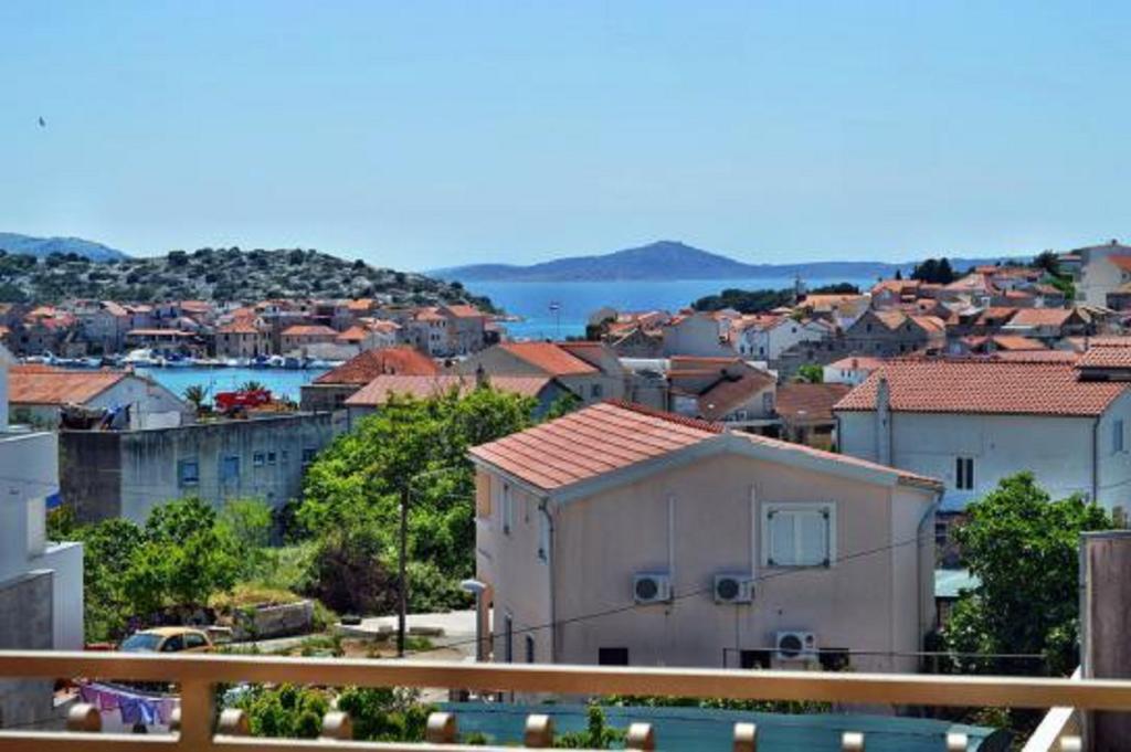 Apartment Perkov Tribalj Oda fotoğraf